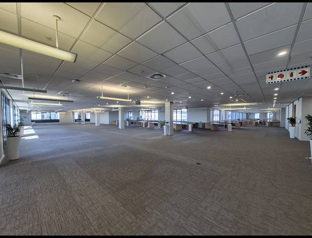 1,563M² OFFICE TO LET IN SANDTON CENTRAL